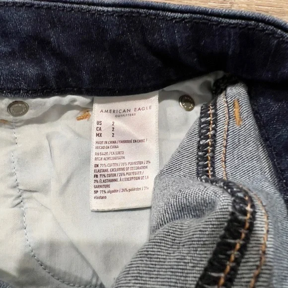 American Eagle Hi-Rise Next Level Stretch Distressed Shorties size 2 Dark Wash - Picture 5 of 5
